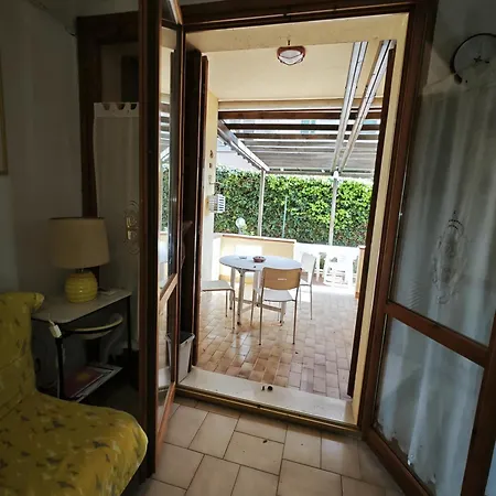 L12 Con Posto Auto Apartamento
